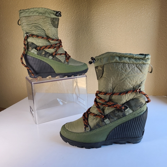 SOREL Women’s Kinetic Snow Wedge Waterproof Boots Size 9 - Picture 1 of 9
